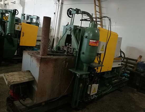 hot chamber die casting machine