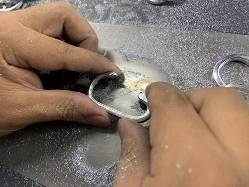 deburring process 