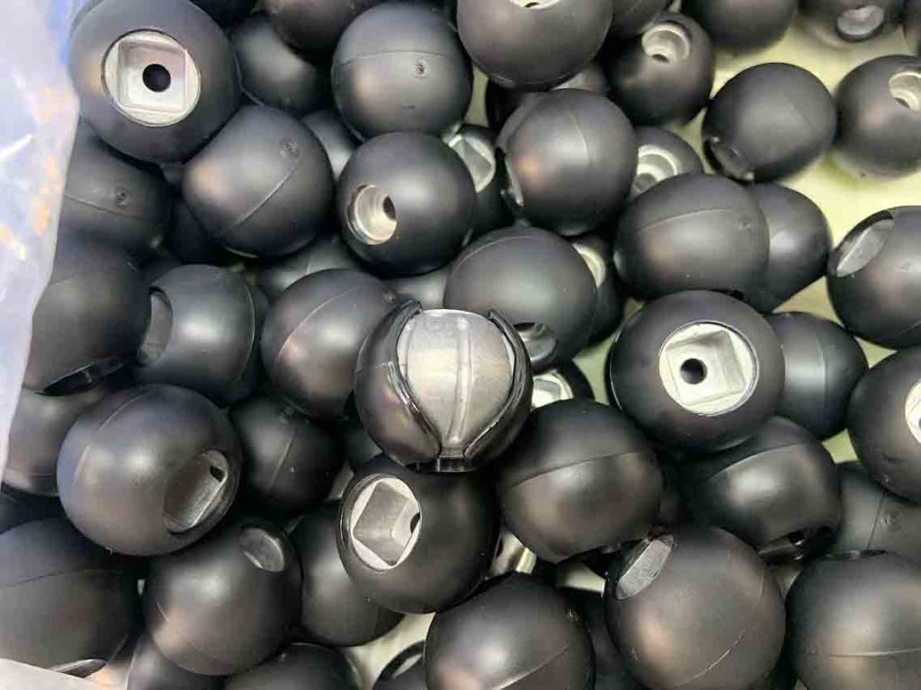 defect wrapping rubber zinc die casting ball