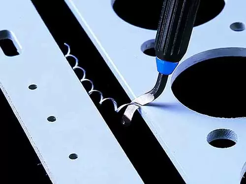 deburring plastic parts